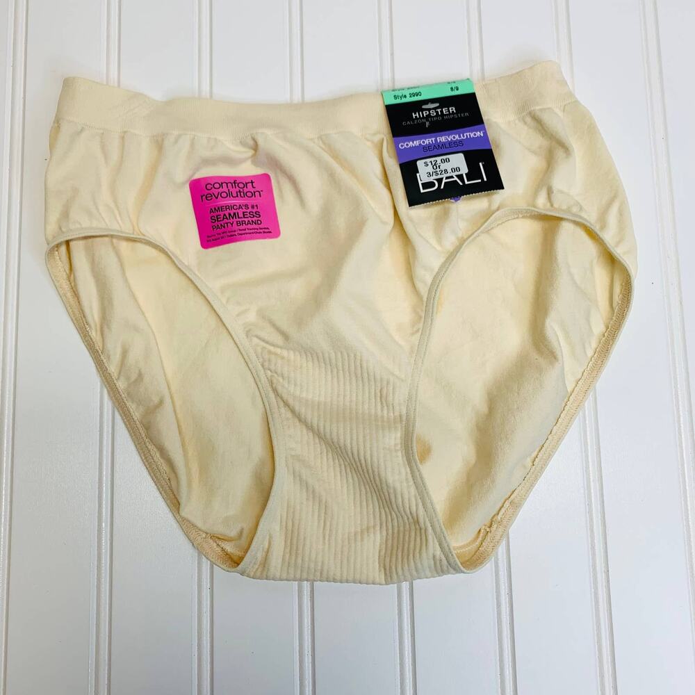 NWT Bali Comfort Revolution Seamless Hipster Sz 8 9 Lt Beige